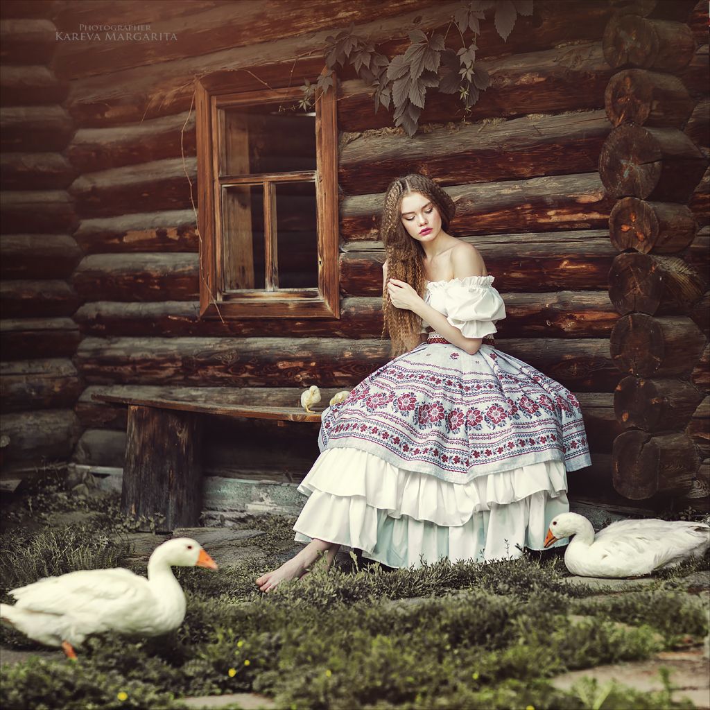 Women in Slavic costumes in Roseau