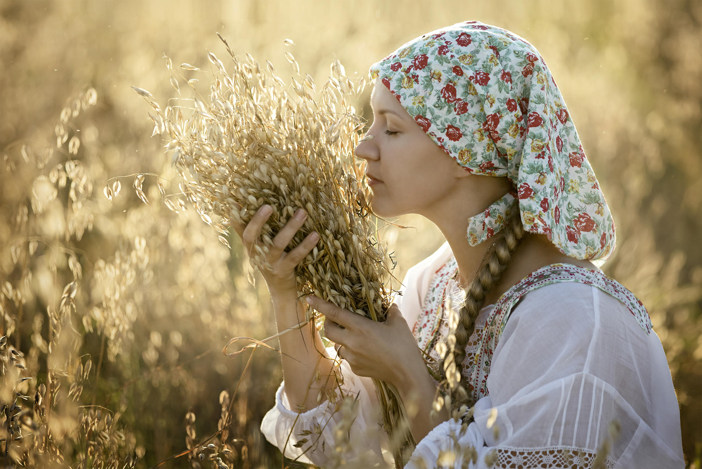 Photo Women in Slavic costumes in Roseau