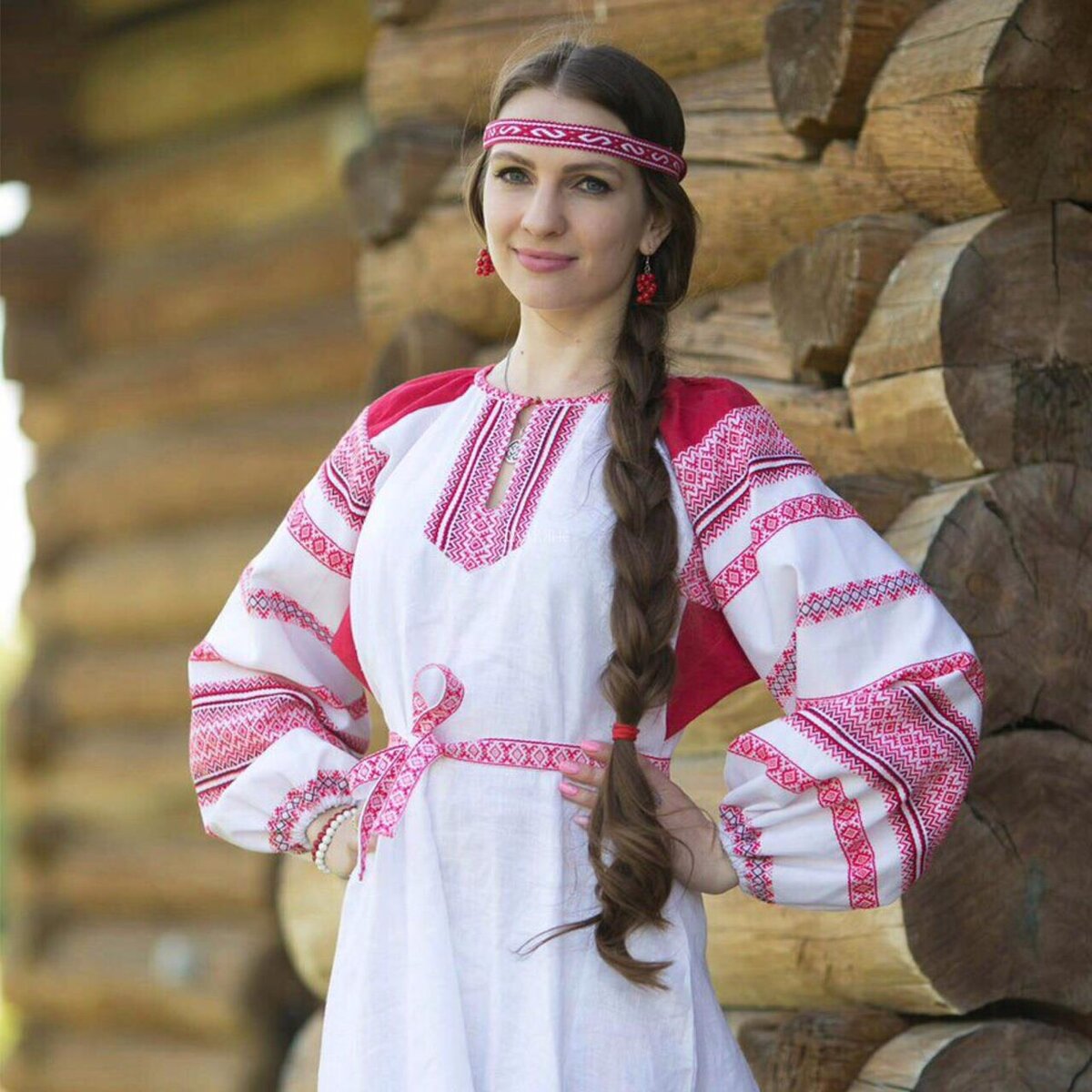 Girls in Slavic costumes in Roseau