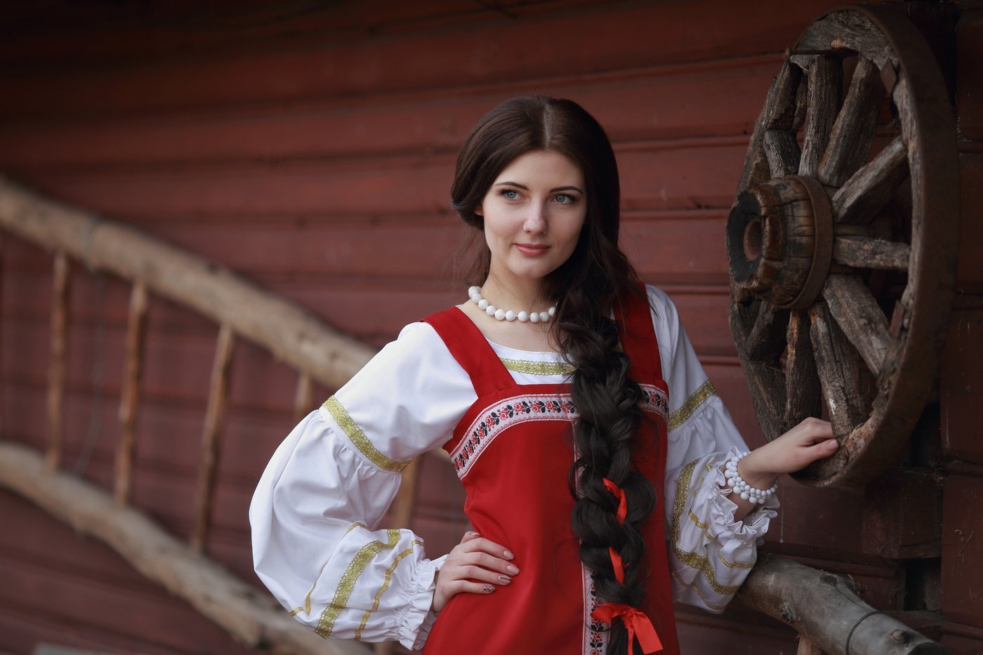 Girls in Slavic costumes in Roseau