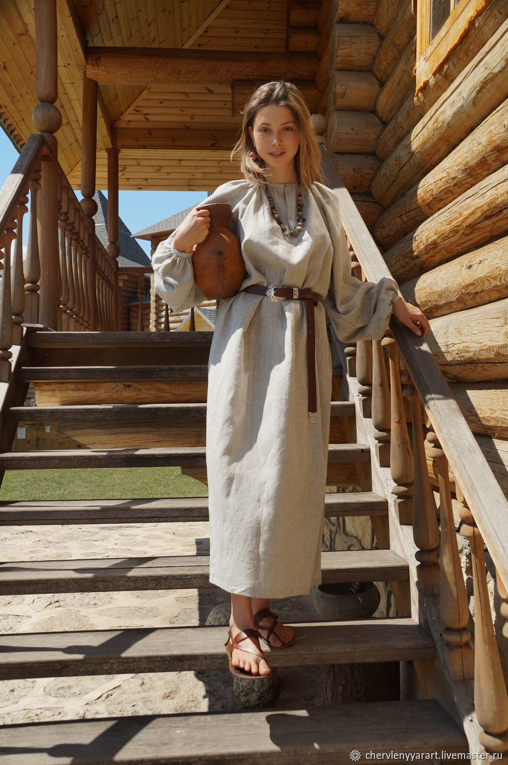 Girls in Slavic costumes in Roseau