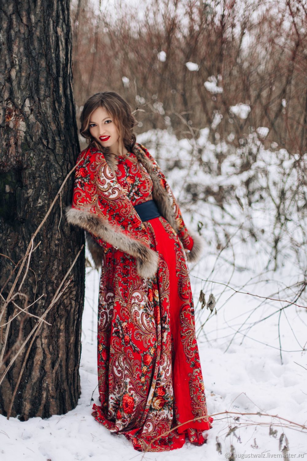 Photo Girls in Slavic costumes in Roseau