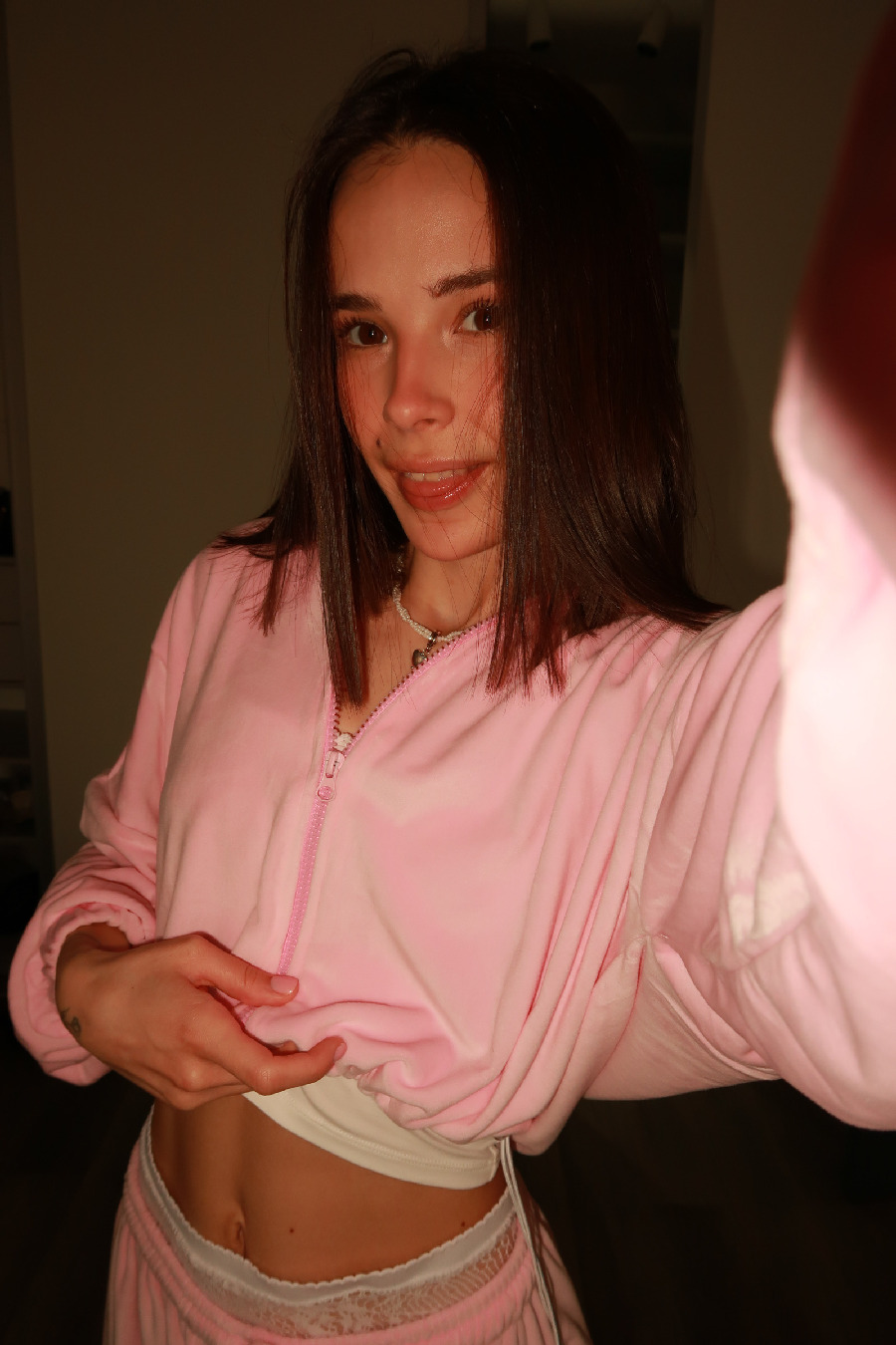 Tina brings the glow — live moments in Roseau