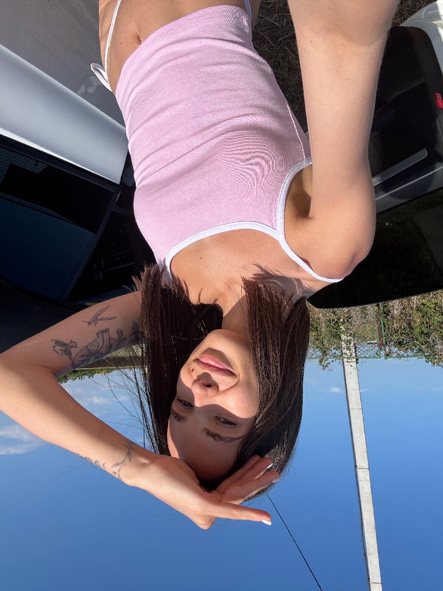 Sexy model Tina in Roseau